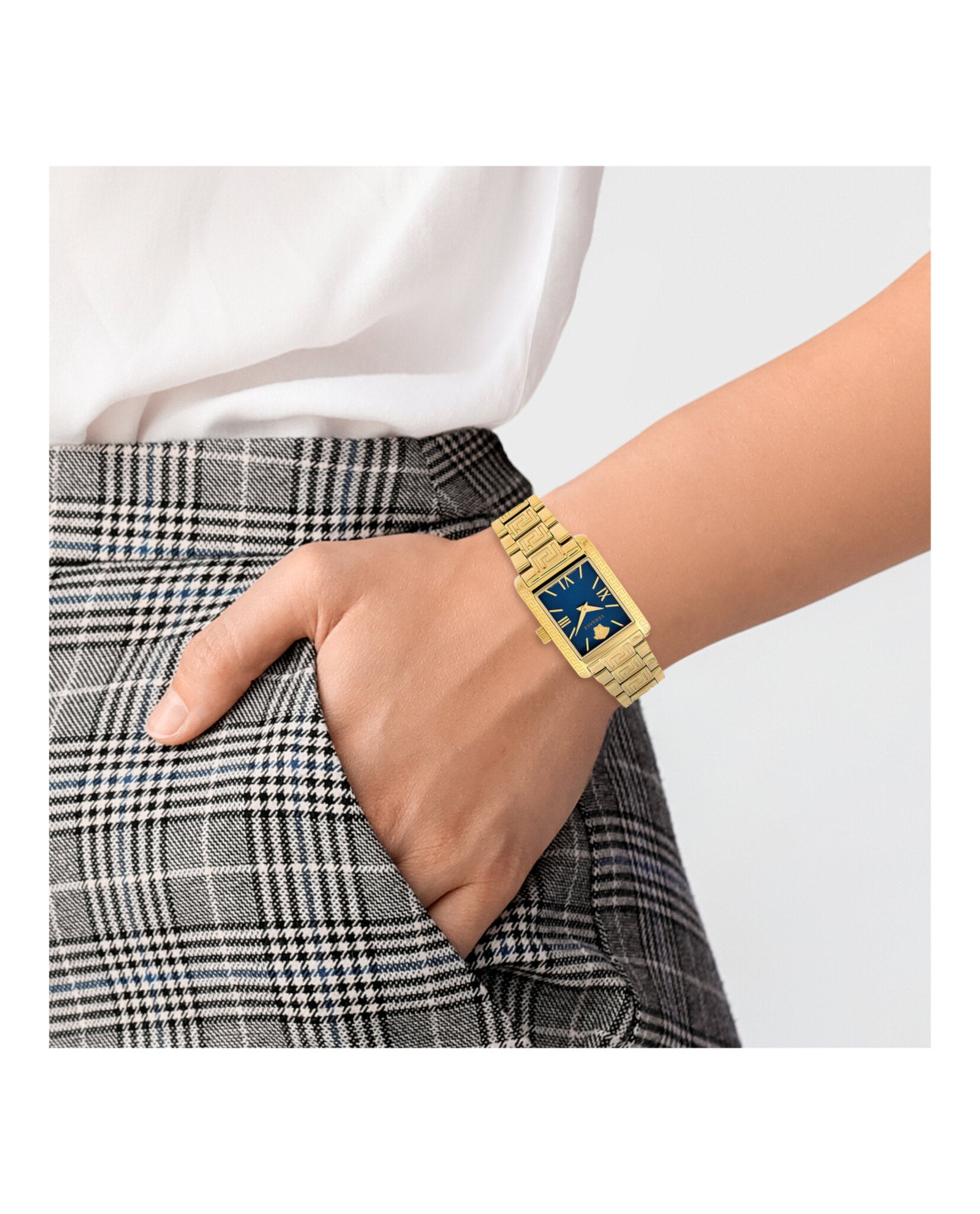 Tonneau  Bracelet Watch